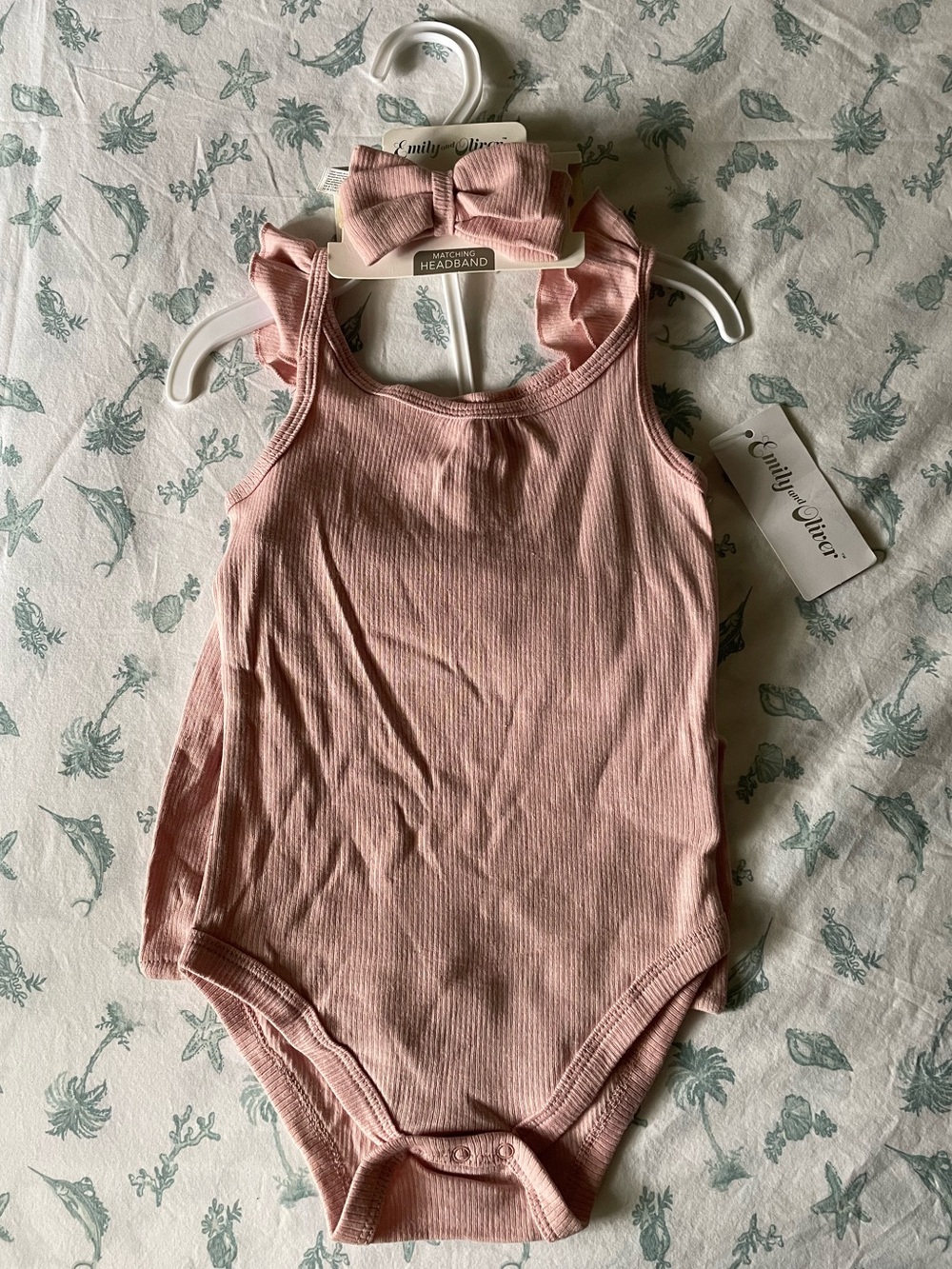 Emily and Oliver baby girl dusty pink three-piece bodysuit and shorts set - NEW